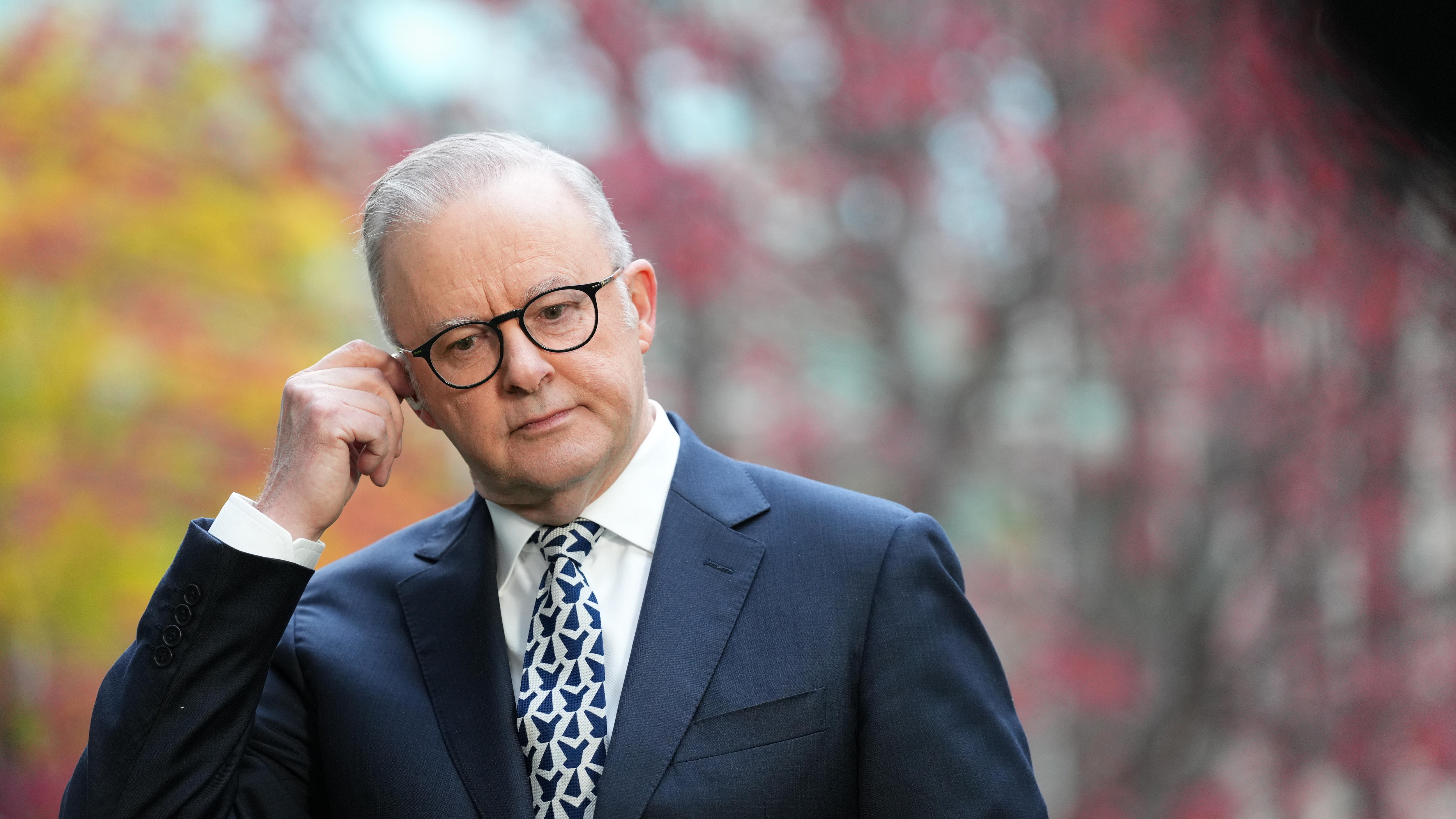 Labor's Budget Challenge: One Nation's Rise and the 'Volcano on the Sea Floor' Analogy Explained (2026)