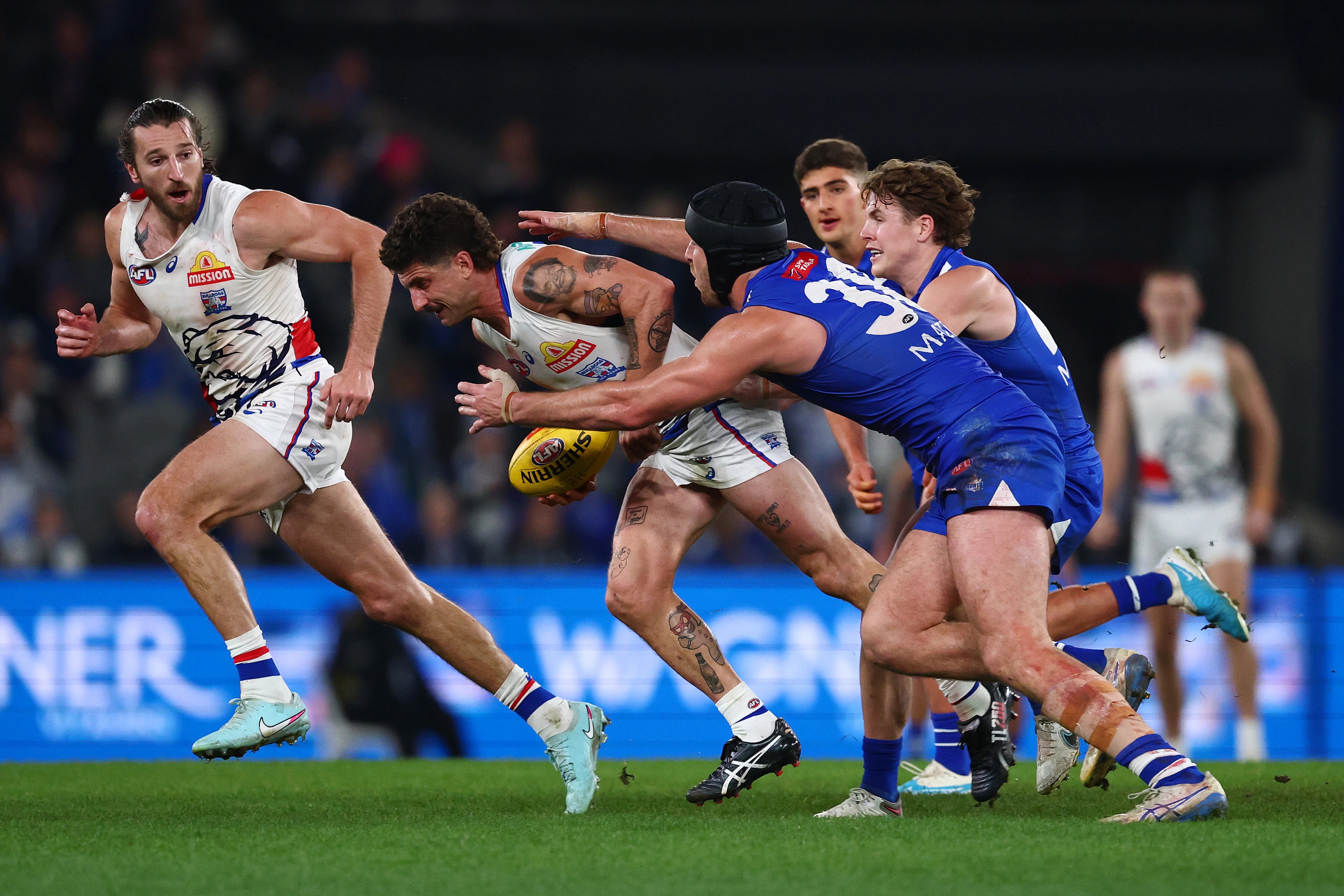 AFL Showdown: Western Bulldogs vs North Melbourne - Can the Kangaroos Break the Losing Streak? (2026)