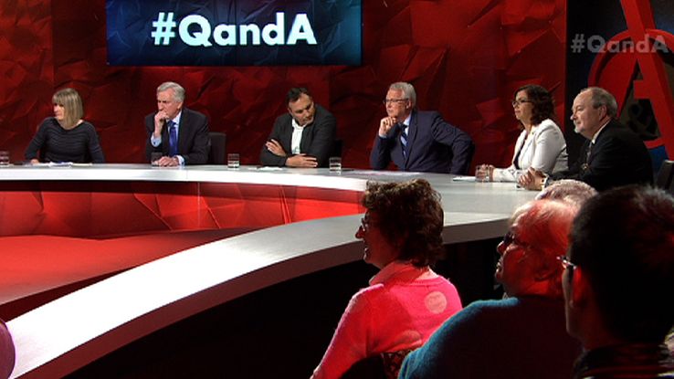 Q A Freedomology - Download Elegant Minimal Photo | Desktop