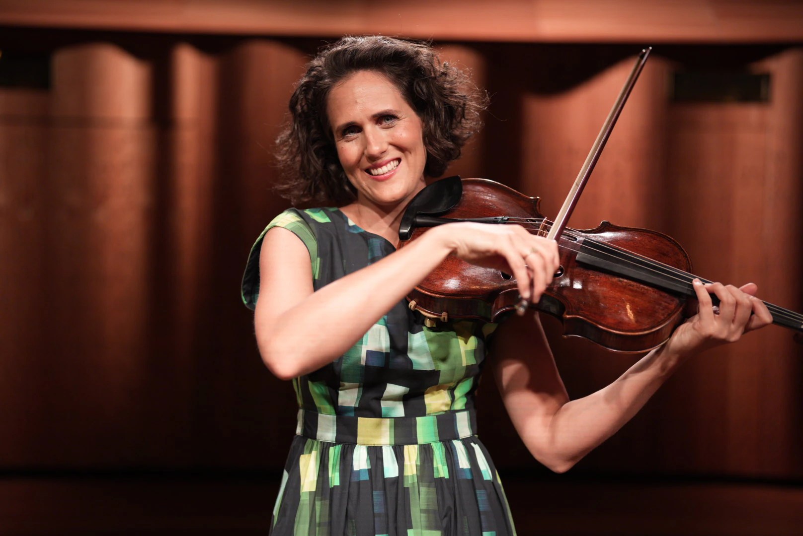 416-Year-Old Viola Joins Australian Chamber Orchestra | Rare Italian Instrument (2026)