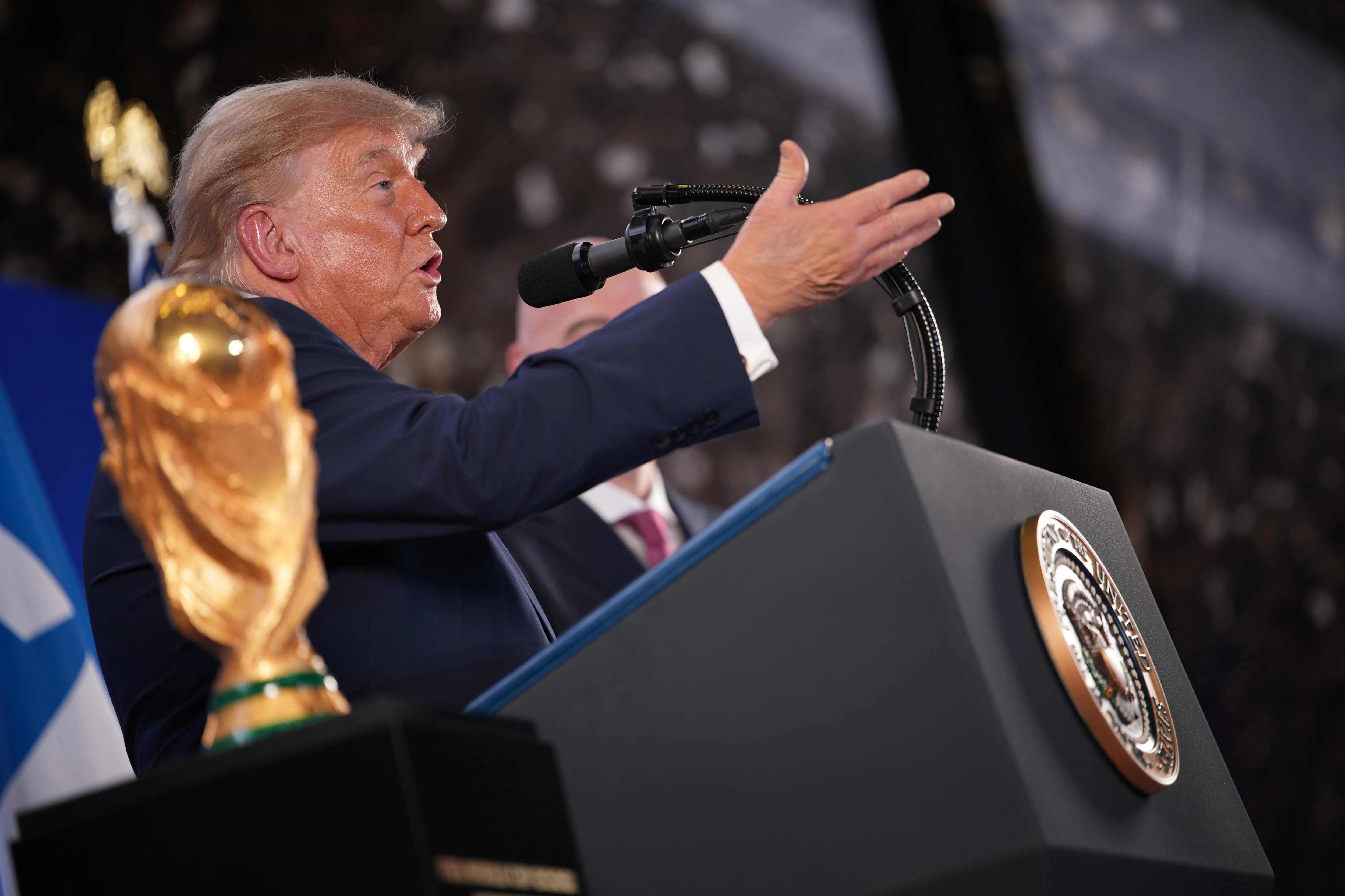 World Cup Final at Risk: Wildfire Smoke and Trump's Tariff Threat (2026)