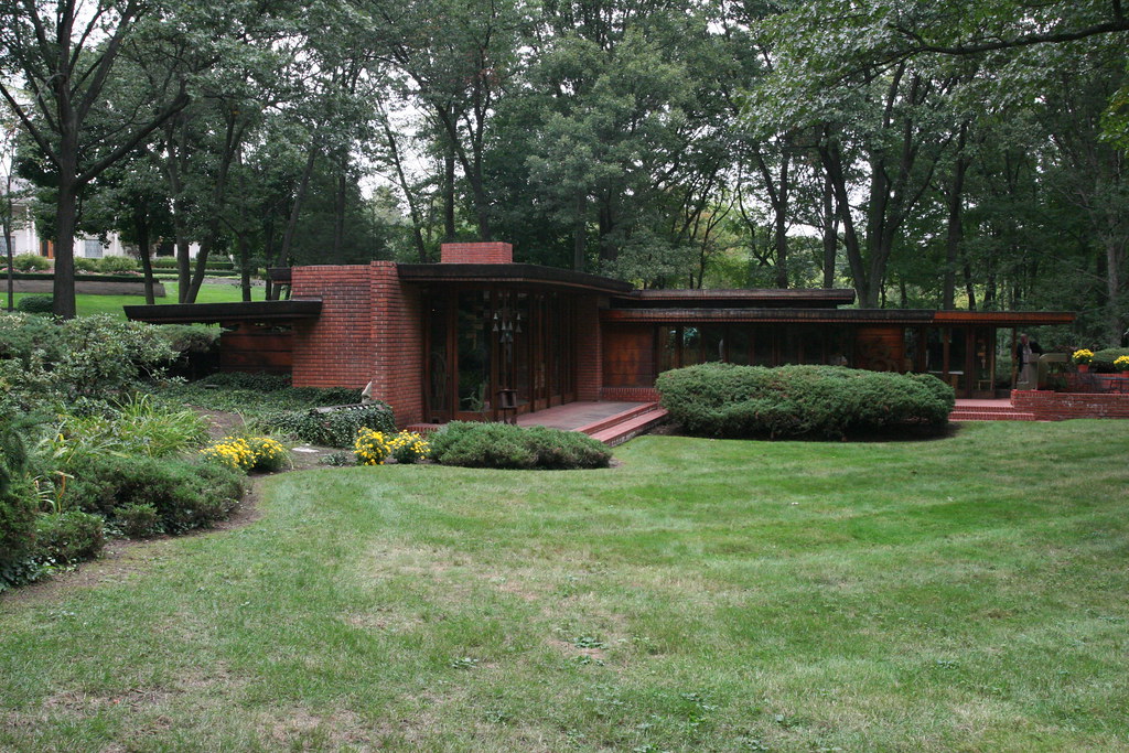 Melvyn Maxwell Smith House exterior (FLW design) in Bloomfield Hills