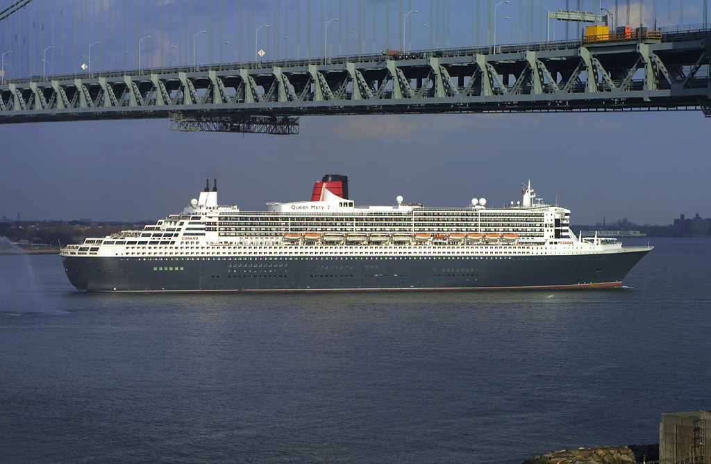 Queen Mary 2 Departing New York Queen Mary 2 Departing New