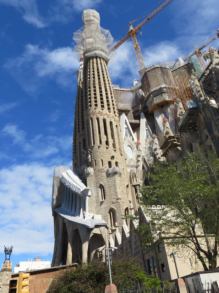 Five generations now have watched the temple progress in barcelona. Img 6963 Jpg Sagrada Familia Baustelle Seit 131 Jahren Flickr