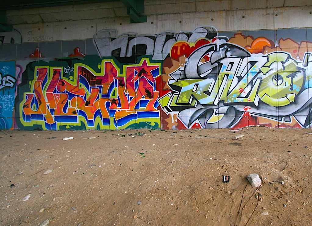 Achte im immobilienangebot jedoch auf möglicherweise versteckte kosten z.b. Kiel Gaarden | kin lush | Flickr