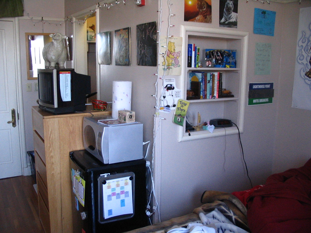 Akomodasi ini cukup mudah dijangkau . My Private Room | I'm enjoying having my own private room. Eâ¦ | Flickr