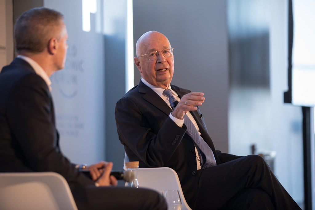 „Großer Sieg“ im Prozess gegen das Weltwirtschaftsforum, Klaus Schwab gibt nach