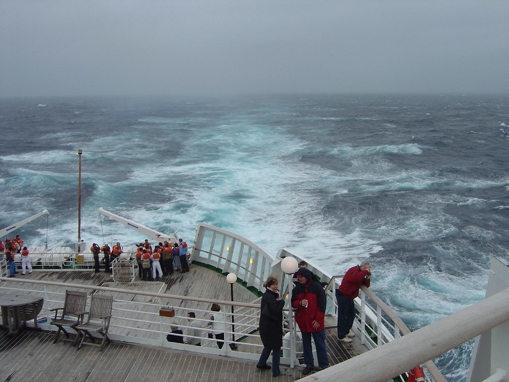 Qe2 Stern Crossing The Atlantic 2004 Gary Bembridge Flickr