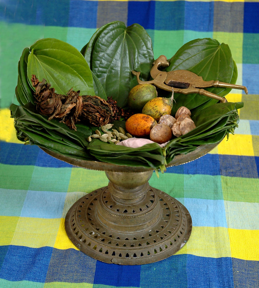 Map location, cities, capital, total area, full size map. Betel | A traditional tray (Bulath Heppuwa) what holds betelâ¦ | Flickr
