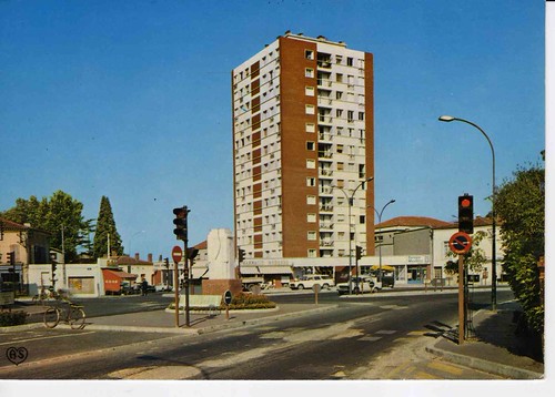 Dia de la raza is also celebrated in the united states, but it is known as columbus day. Montauban, place de la libÃ©ration | allapoub | Flickr