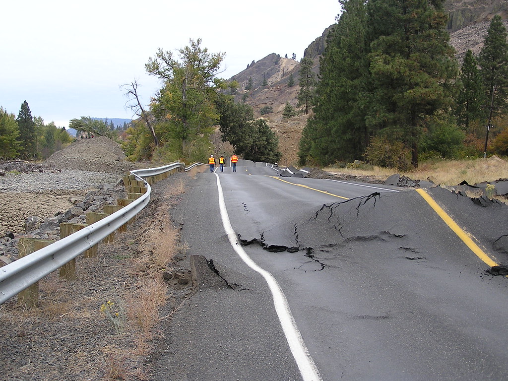 SR 410 Nile Valley Landslide | Damage to State Route 410, th… | Flickr