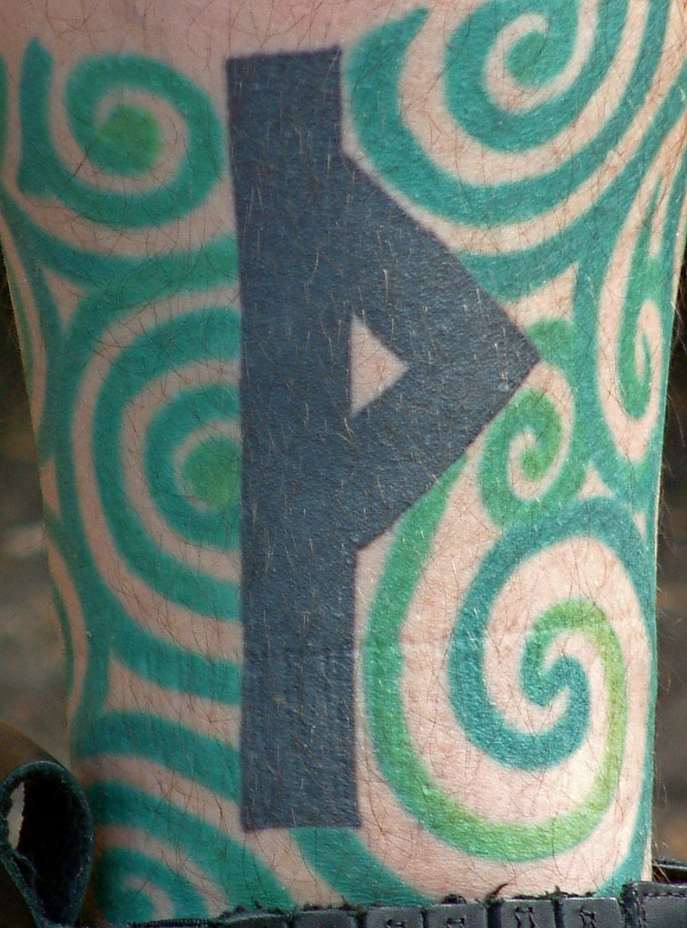 Thurisaz Rune Tattoo | Lonny's Thurisaz Rune Tattoo | Thorskegga Thorn | Flickr 1023_x_757_jpg