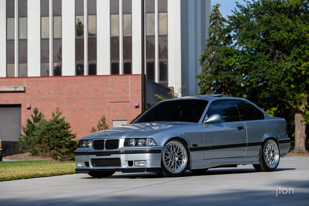 Liz's bmw e36 m3-2