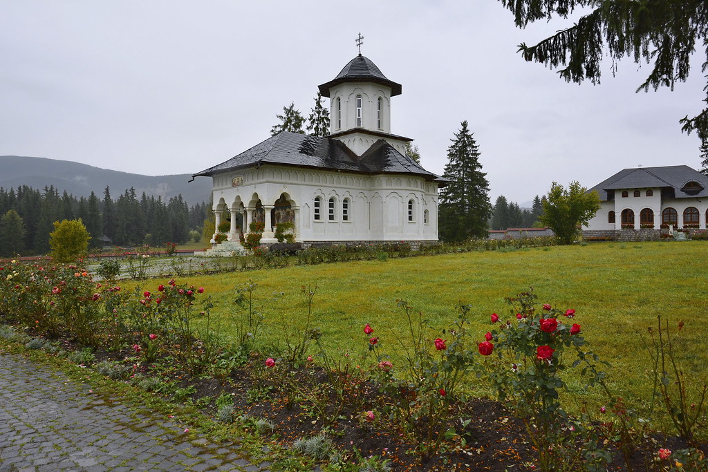Izvorul Muresului Monastery English And Romanian The Flickr