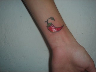 Cobrir tatuagem de pimenta no pulso Tatuagem De Pimenta Signigicado E 65 Ideias Quentes Para Voce Tatuar