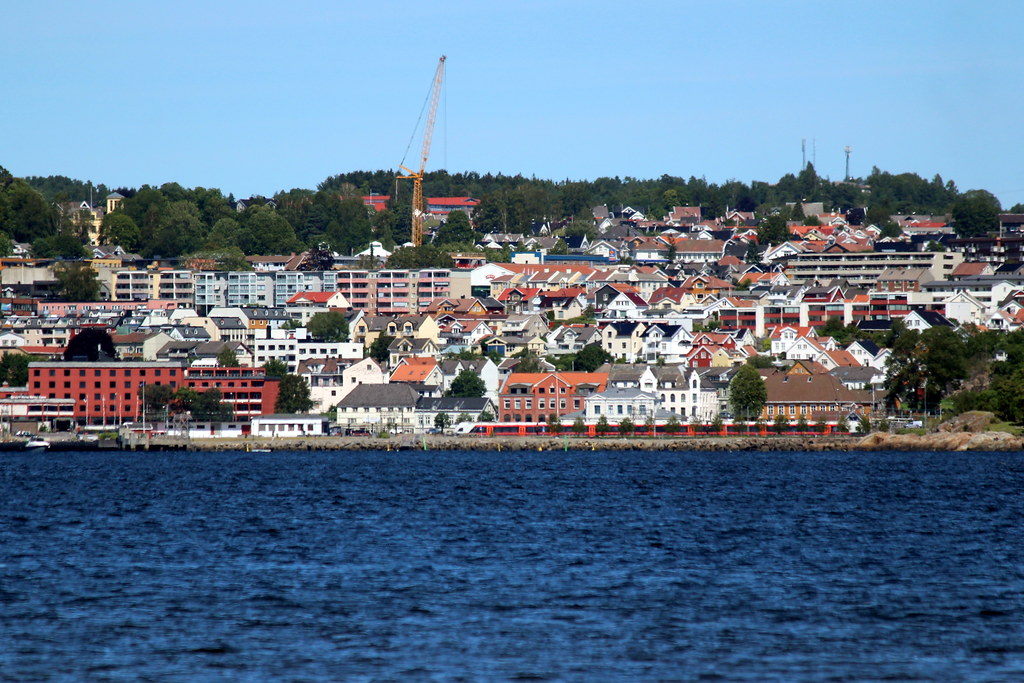 Votre aide est la bienvenue ! Larvik Utsikt Fran Lillejordestranda Maj Lis Andersen Flickr