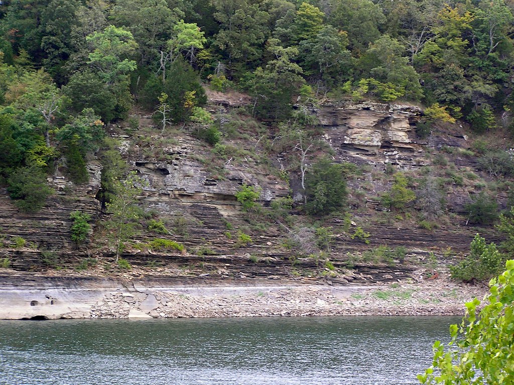 It is one of the deepest lakes in the state, attracting scuba. Tenkiller Lake Bluffs | Tenkiller State Park offers