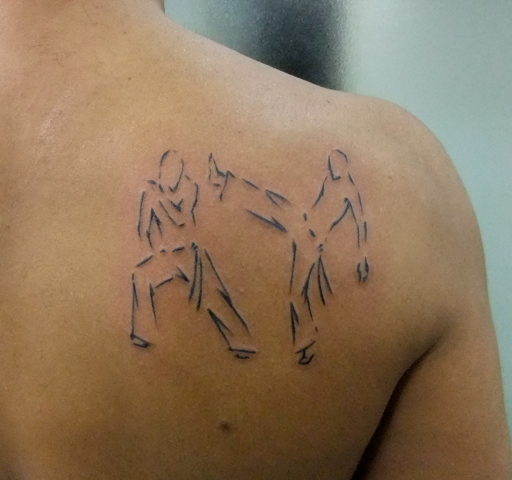 Cascao tatuagem de capoeiristas nas costas Everton Cebolinha Cobre As Costas Com Tatuagem Gigante De Um Leao Retratos Da Bola Extra Online