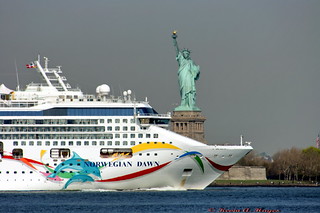 Statue Of Liberty Norwegian Dawn The Cruise Ship Norweg