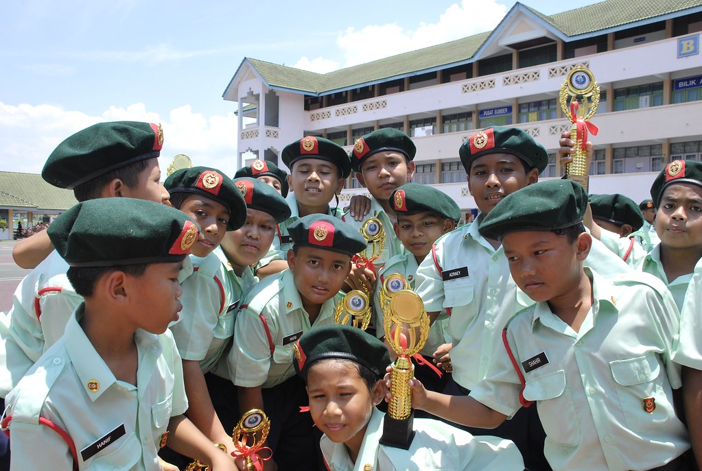 ✓ sekitar rapat setia ipoh ✓ full furnished ✓ rmh teres 1.5tgkt ✓ 2 minit dari kedai2, bas stand Kadet Tunas Remaja Sk Rapat Setia Ipoh Fantaghiro Flickr