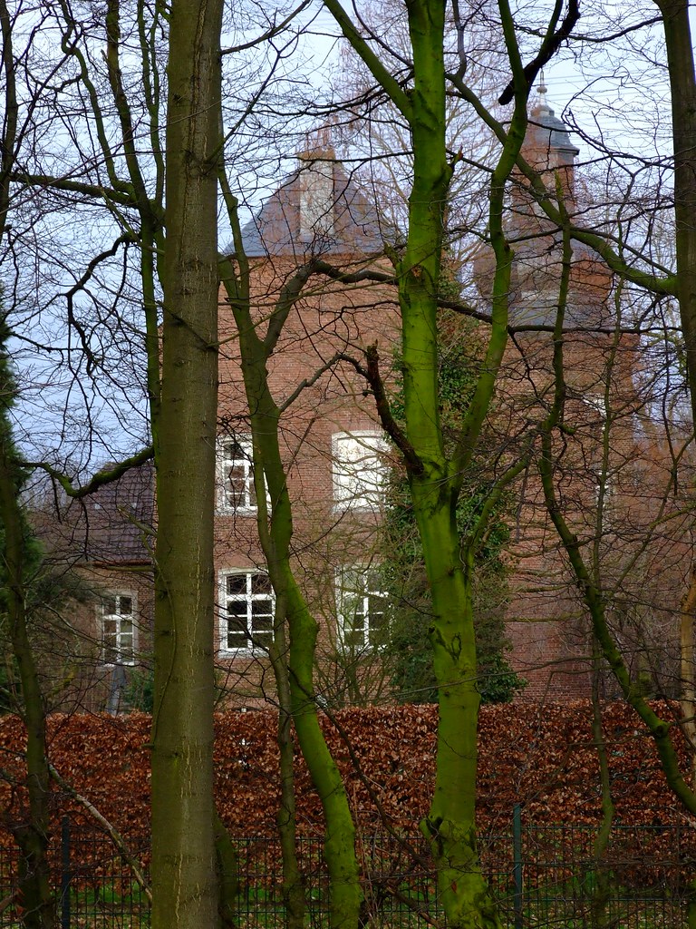 Ein großes angebot an eigentumswohnungen in voerde (niederrhein) finden sie bei immoscout24. Haus Wohnung in Voerde | Leider hinter hohen Hecken