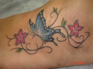 Borboleta de flor tatuagem Tatuagem De Borboleta 200 Ideias Para Ficar Com Vontade De Tatuar