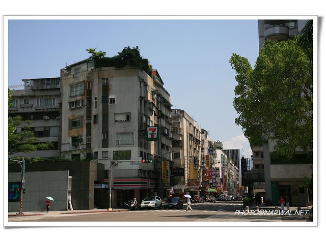 忠孝東路四段285 號大魯閣商場事業股份有限公司 Lvai