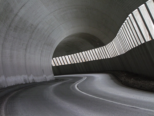 Around The Corner意思around Mxcpkk