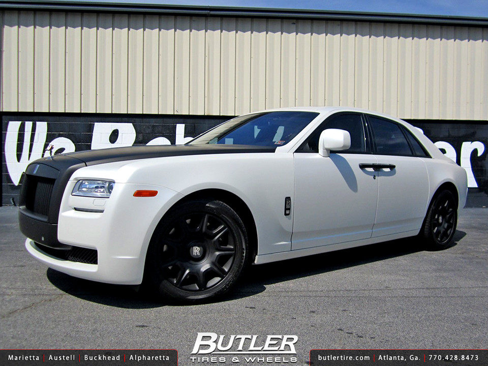 Satin Pearl White And Matte Black Rolls Royce Ghost On 19i