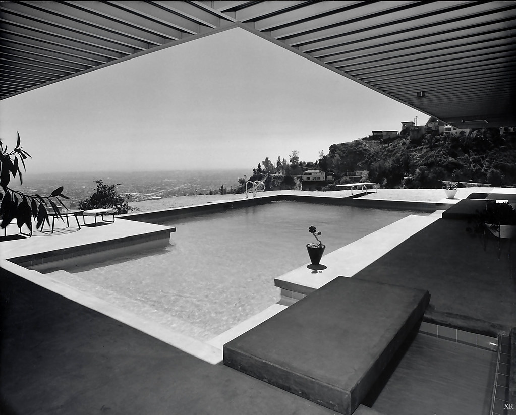 Stahl House during the mid-20th century, showcasing its iconic aesthetic.