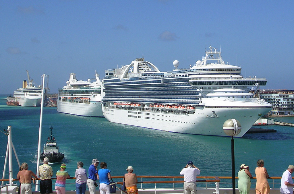 Aruba Three Cruise Ships Three Cruise Ships Carrying A T