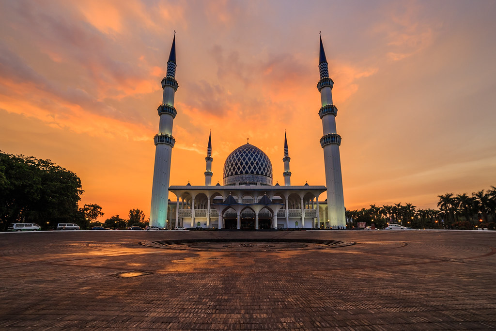 Dapatkan Gambar Shah Alam Stock Pictures Royalty Free Photos Images Getty Images Terbaru oleh Lampunghits.com