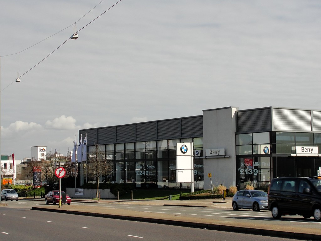 Bmw dealer at brentford