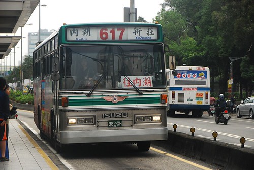 982 公車臺北捷運環狀線先導公車 Lvai