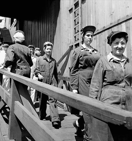 Shipyard workers in a New York filming context