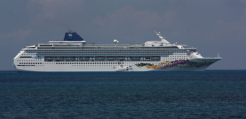 Norwegian Sky At Grand Stirrup Cay Bahamas 2010 Flickr