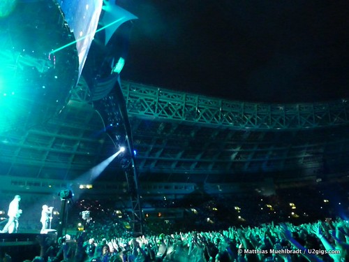 Singer bono and guitarist the edge of the irish rock band u2 performed a mini concert in a metro station in central kyiv on sunday. U2 Moscow 2010-08-25 | U2 live at the Luzhniki Stadium, Moscâ¦ | Flickr