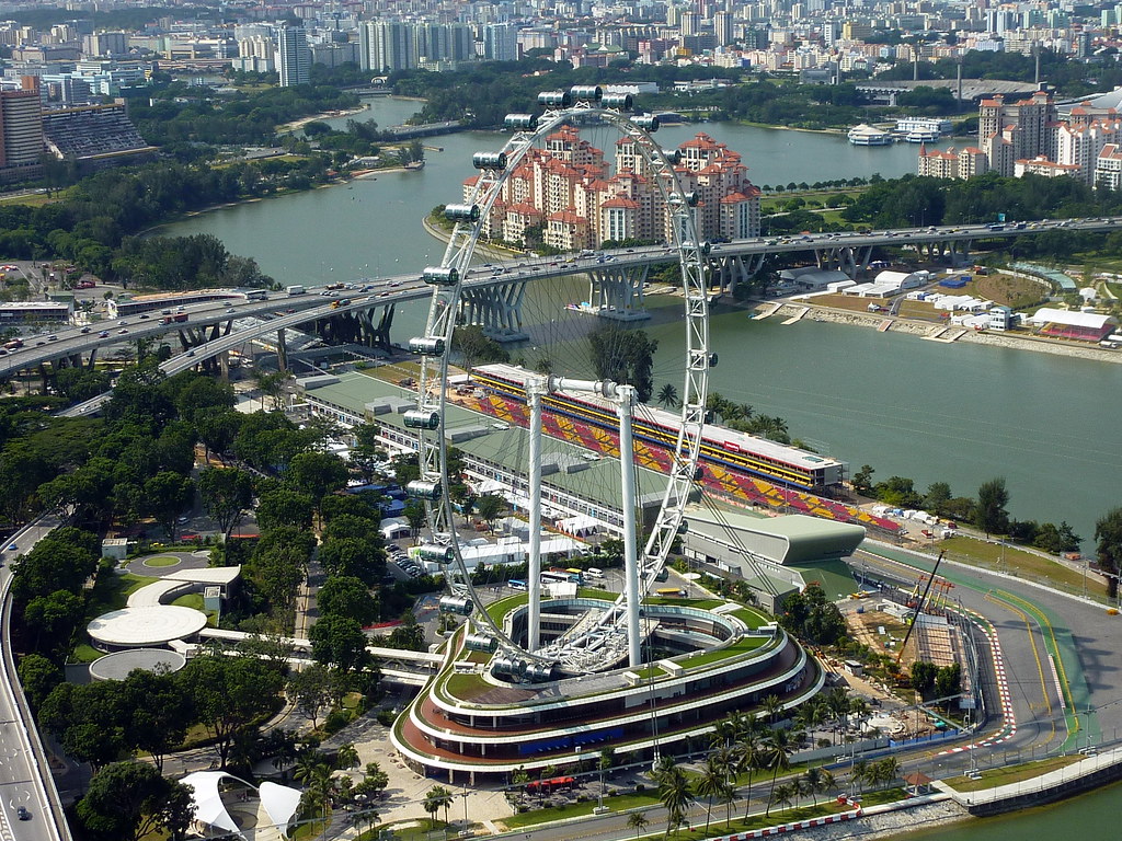 Singapore Flyer And F1 Pit Building Kfcatles Flickr