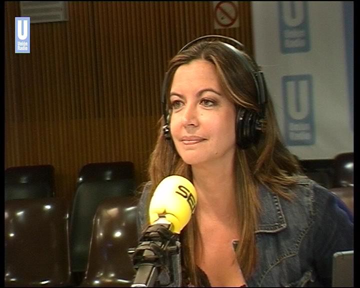 Adn radio broadcast various kind of political news, sports talk. Angels Barcelo Adn Radio Chile Flickr