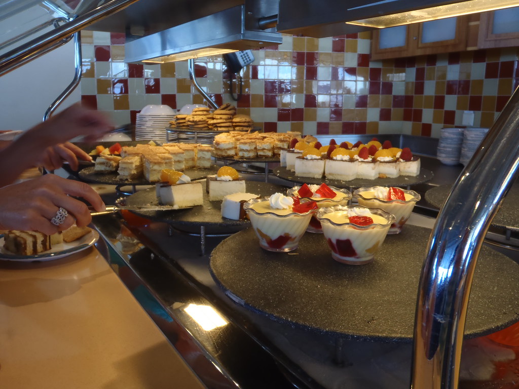 Oasis Of The Seas Windjammer Pudding Selection Robert