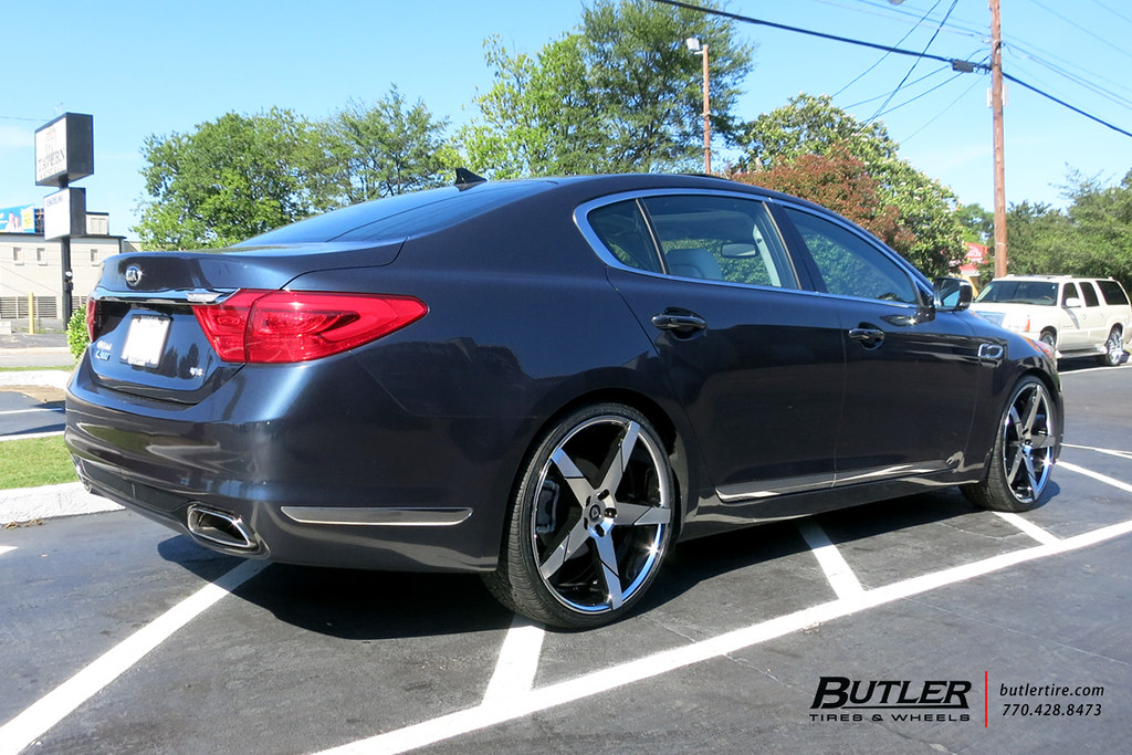 Kia K900 With 22in Lexani Invictus Wheels View Additional