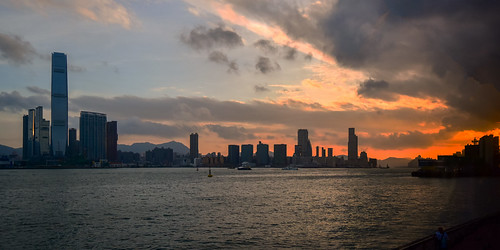 香港日の出時間 日の出と日の入り時間で Wqi