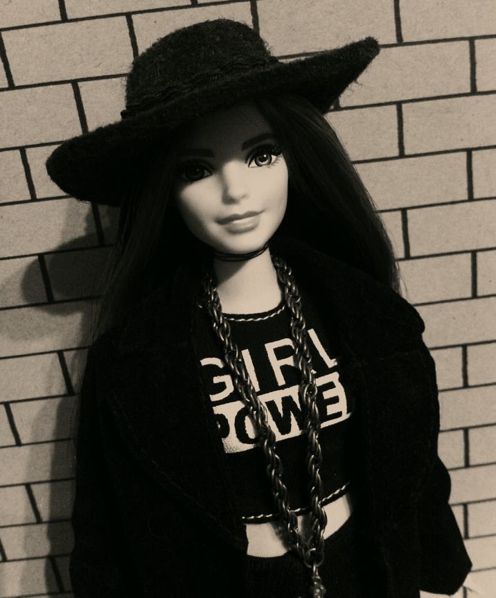 Free Gambar Barbie Box Photo Shoot Terbaru oleh Lampunghits.com