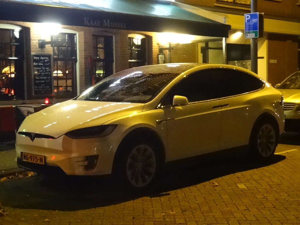 2017 tesla model x