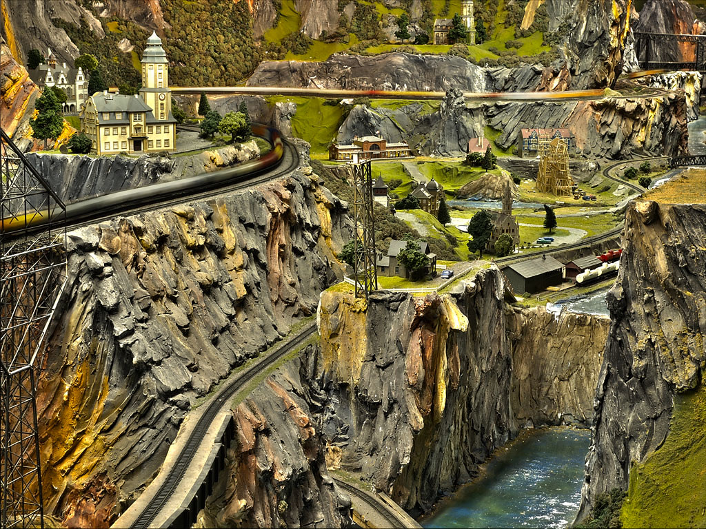 The point of this topic is 'help'. NORTHLANDZ #1 | Currently the world's largest model