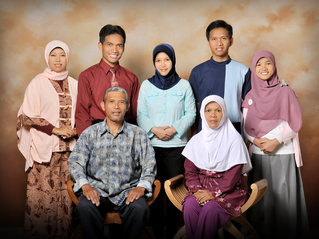 Dapatkan Gambar Keluarga Bahagia By Toto Sunu On Artnet Terkeren by www.lampunghits.com