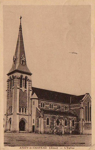 Un gigantesque incendie ravage une tour . Anizy-le-ChÃ¢teau_L'Ã©glise Sainte-GeneviÃ¨ve 1930_0002 | Flickr