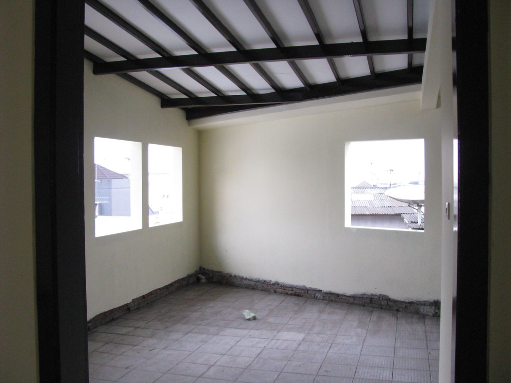 Lb 120 lt 84 harga 1.5 m lb 120 lt 90 harga 1.7 m disc jadi 1.5 m lb 120 lt 140 2.2 m 3 kamar tidur 3 kamar mandi ruang tamu ruang keluarga atas dan bawah balkon dapur taman depan dan belakang carport 1 mobil lokasinya strategis di antapani jalan masuk 2 mobil akses cluster 2 mobil hanya 550 meter dari griya antapani Img 8568 Ruang Jemuran Lantai Atas Leonardo Hiendarto Flickr