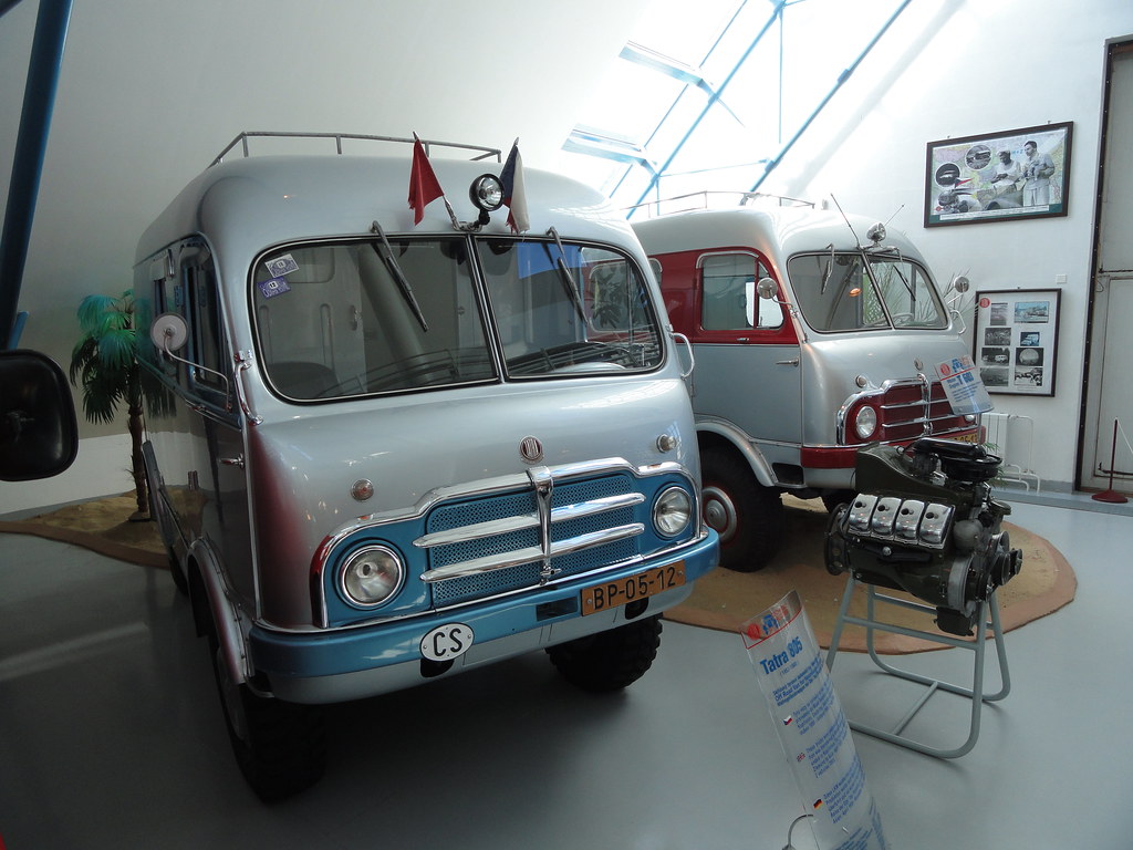 Cestovatelé jiří hanzelka ze štramberku a o rok starší plzeňan miroslav zikmund odjížděli ze svobodného československa, aby se vrátili do země, . 1959 Tatra 805 Hanzelka Zikmund Used On Explorations To Flickr
