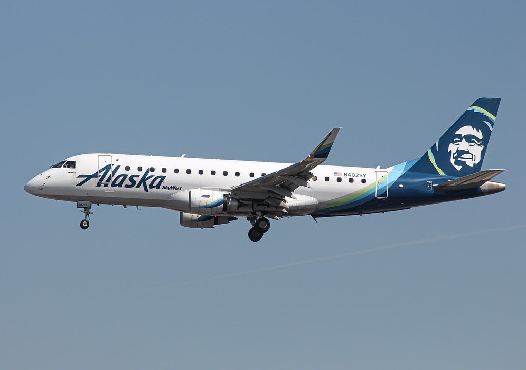 N402SY / Embraer E175LR / Alaska SkyWest / KLAX